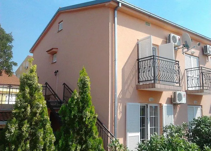 Apartments Eden