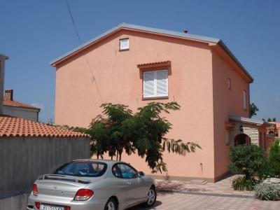 Eden Apartment *